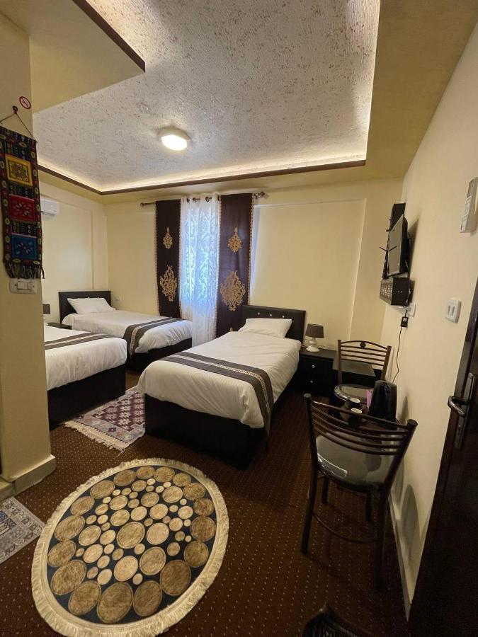 Ad Deir Guesthouse Wadi Musa Exterior foto